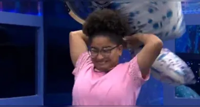 Imagem ilustrativa da notícia: Vídeo: Milena surta após briga com Jordana no BBB 26