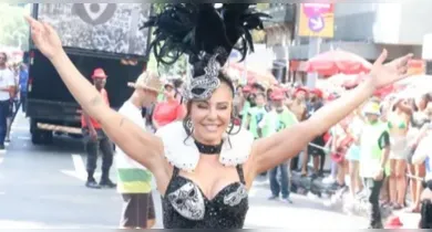 Imagem ilustrativa da notícia: Com homenagem à Preta Gil, Cordão do Bola Preta tem Paolla Oliveira