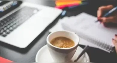 Imagem ilustrativa da notícia: Saiba como trabalhar de home office e ganhar em Dólar e Euro