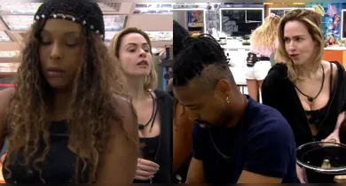 Imagem ilustrativa da notícia: BBB26: Ana Paula provoca Sol com fala de Karol Conká