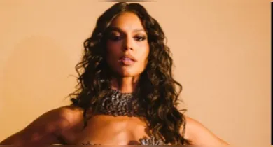 Imagem ilustrativa da notícia: Alane Dias tem de "segurar os seios" após imprevisto na Grande Rio