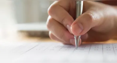 Imagem ilustrativa da notícia: Marinha, Seduc e mais: Concursos têm mais de 30 mil vagas e salário de até R$ 37,8 mil