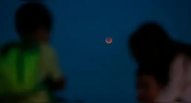 Imagem ilustrativa da notícia: "Lua de Sangue" ocorre na terça-feira (3); onde será visível?