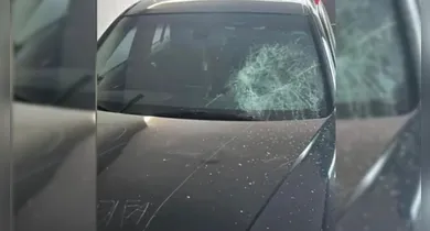 Imagem ilustrativa da notícia: Mulher é presa após destruir BMW de R$ 300 mil por suposta traição