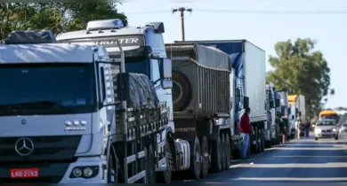 Imagem ilustrativa da notícia: Governo prepara medidas para evitar greve dos caminhoneiros