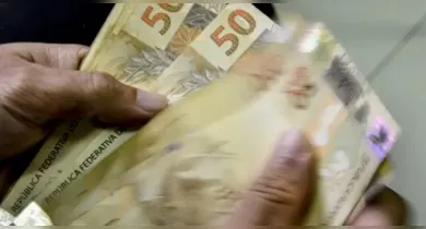 Imagem ilustrativa da notícia: 13º antecipado começa a cair na conta de aposentados; veja datas