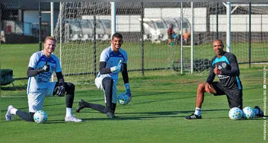 Imagem ilustrativa da notícia: Do ídolo ao formador: Emerson molda goleiros no Paysandu