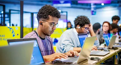 Imagem ilustrativa da notícia: IBM e CIEE ofertam cursos gratuitos para jovens em todo o Brasil