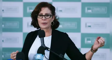 Imagem ilustrativa da notícia: Carla Zambelli renuncia ao cargo de deputada federal