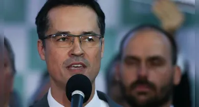 Imagem ilustrativa da notícia: Deltan Dallagnon paga indenização a Lula por PowerPoint