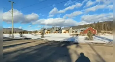 Imagem ilustrativa da notícia: Ataque a tiros deixa ao menos 10 mortos e 25 feridos em escola no Canadá