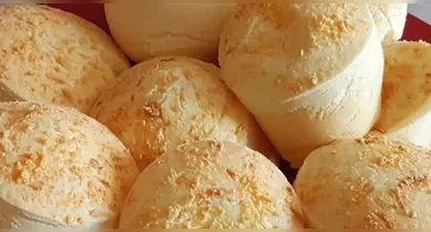 Imagem ilustrativa da notícia: Aprenda a fazer pão de queijo de liquidificador rápido e delicioso