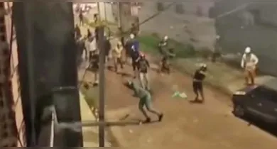 Imagem ilustrativa da notícia: Vídeos: torcidas de Remo e Paysandu entram em confronto