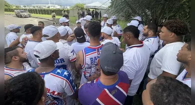 Imagem ilustrativa da notícia: Torcida do Bahia protesta na Fonte Nova após derrota para o Clube do Remo