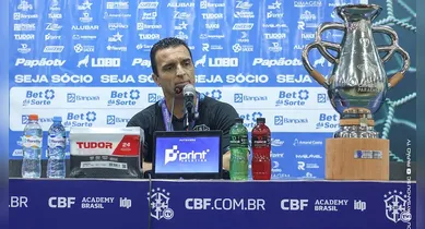 Imagem ilustrativa da notícia: Jr Rocha garante permanência no Paysandu e diz: "muito feliz"