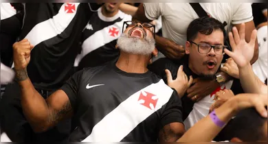 Imagem ilustrativa da notícia: Vasco vê Fluminense abrir 2 a 0, mas vira e vence nos acréscimos