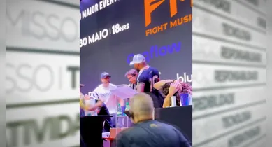 Imagem ilustrativa da notícia: Coletiva de luta de Kleber Bambam e Davi Brito termina em briga