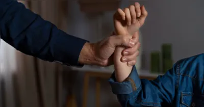 Denúncia feita pela vítima levou à abordagem do suspeito; caso segue sob investigação da Polícia Civil