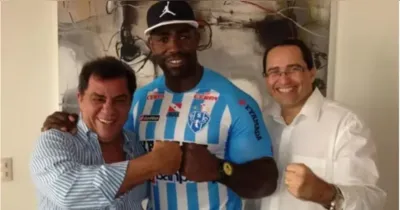 Gerônimo Mondragon (no meio), em 2012