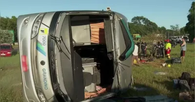 No acidente, duas pessoas morreram, sendo uma criança e uma mulher.