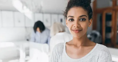 A carga laboral feminina no Brasil tem se aproximado da tendência de horas trabalhadas em países com produtividade e estrutura demográfica semelhantes.
