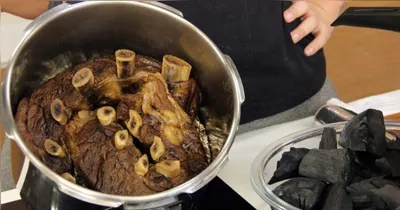 Técnica sem churrasqueira conquista quem quer sabor defumado com utensílio comum da cozinha