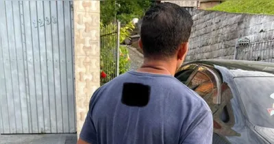 O suspeito foi capturado no momento em que saía de casa, no bairro Velha Central, na cidade catarinense de Blumenau.