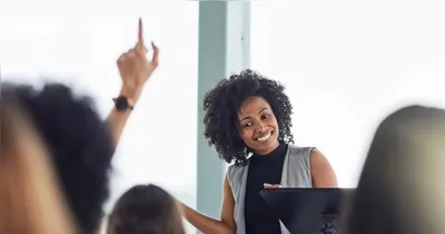 O curso possui 15 horas de carga horária e será realizado em quatro sábados, pela manhã, de 7 de fevereiro a 7 de março de 2026. As aulas ocorrem 08:30h às 12:30h.