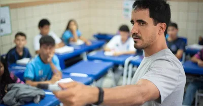 A seleção será feita por meio de análise de currículo e avaliação de títulos. Não haverá prova escrita.