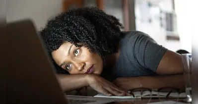 Ginecologista aponta sinais de alerta sobre a saúde da mulher.