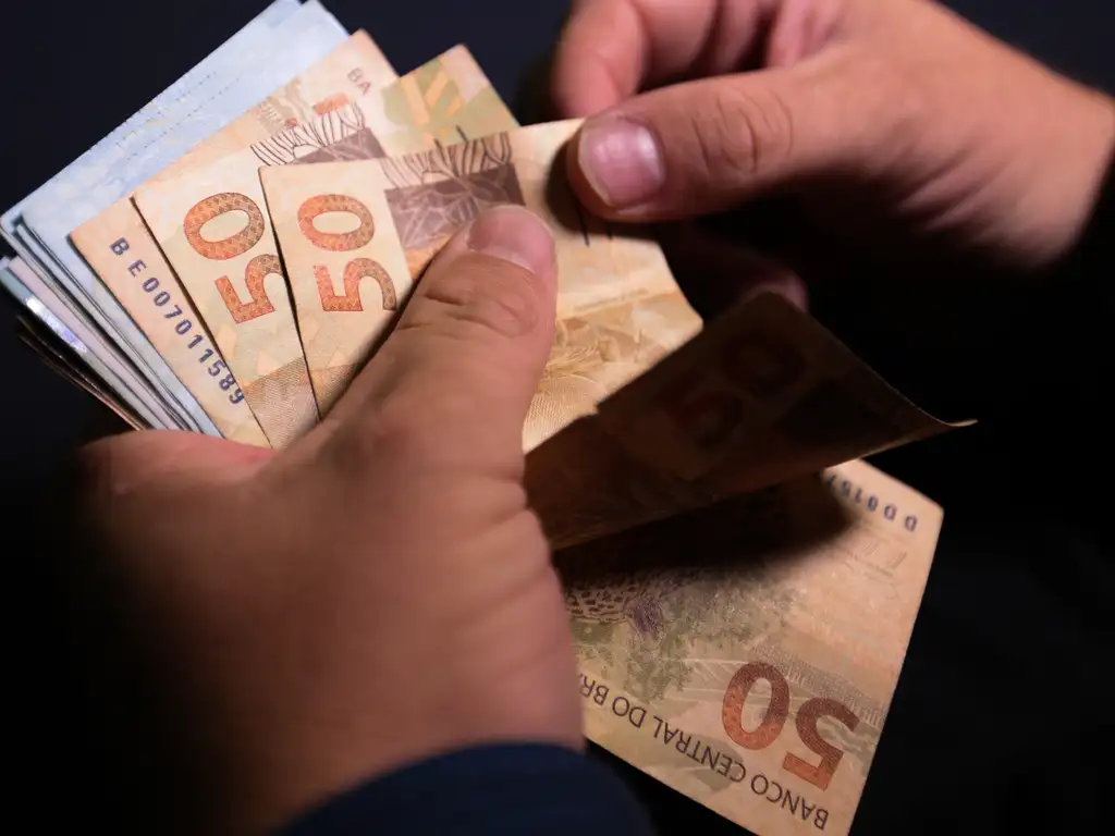 Imagem ilustrativa da notícia: Desenrola 2.0: bancos devem transferir valores esquecidos a fundo públicos