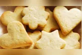 O biscoito amanteigado de 3 ingredientes é uma opção prática para o café da tarde, presentes ou datas comemorativas.