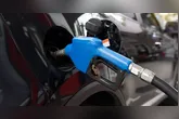 Serão disponibilizados 3.750 litros de gasolina comum sem tributos