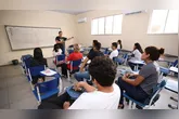 Além do reajuste, a proposta altera o critério de atualização anual do piso nacional do magistério.