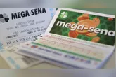A Mega-Sena sorteia neste sábado um prêmio estimado em R$ 65 milhões