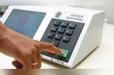 O Senado é composto por 81 parlamentares, sendo três por unidade da Federação.
