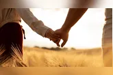 Cultivar a confiança, o diálogo sincero e o respeito à individualidade do parceiro será essencial para construir uma relação mais equilibrada e duradoura.