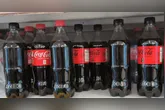 Caso sejam encontradas embalagens danificadas nos rótulos, a empresa pede que estabelecimentos acionem os times comerciais responsáveis pelo seu atendimento para adoção de procedimentos cabíveis, incluindo a substituição dos produtos afetados.