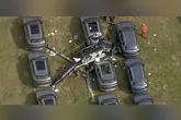 Após colidirem, as duas aeronaves caíram dentro de uma área utilizada atualmente para armazenamento de veículos.