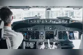 O piloto revelou medo para o controlador de voo diante das luzes
