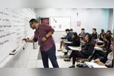 O objetivo é qualificar profissionais de diferentes áreas para enfrentar os desafios reais do ensino público no Brasil.