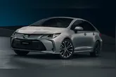 A estratégia da montadora japonesa tem um alvo claro: conter o avanço da BYD no segmento de sedãs médios.