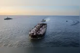 Petroleiro Smyrtos foi interceptado por forças britânicas no Canal da Mancha durante operação inédita contra a chamada frota fantasma russa, usada para contornar sanções internacionais ao petróleo de Moscou.