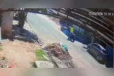 Câmera de monitoramento registrou o momento dos tiros feitos pelo motociclista