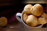 O pão de queijo é um dos quitutes queridinho dos brasileiros.