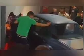O motorista teria perdido o controle do carro, causando o acidente.