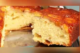 Uma calda caramelizada deixa a receita ainda mais especial.