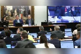 A proposta seguirá pra análise de uma comissão especial, antes de ser votada em 2 turnos.