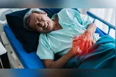 Imagem ilustrativa da notícia Crônica: "Uma rosa, um cigarro e uma colostomia"