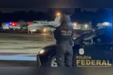Suspeito paraense procurado internacionalmente é conduzido pela Polícia Federal após chegada a Belém, depois de ser preso na Guiana.